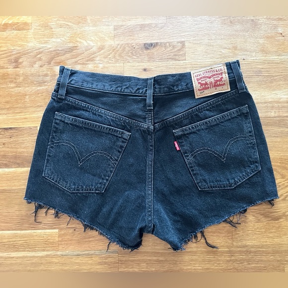 Levi’s Jean Shorts Size 28 - Picture 2 of 2